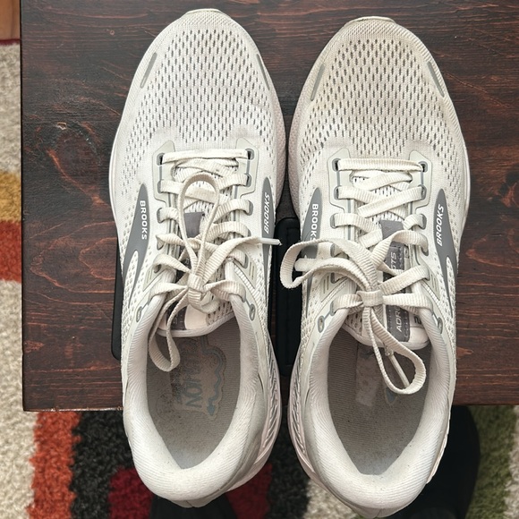 Brooks Adrenaline 22 GTS - Picture 3 of 6